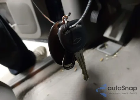 2010 Chevrolet Traverse Ls z USA, uszkodzony, nr VIN 1GNLVEED9AS141265